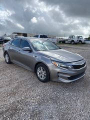 2016 Kia Optima LX - Exterior Front Right Corner Image